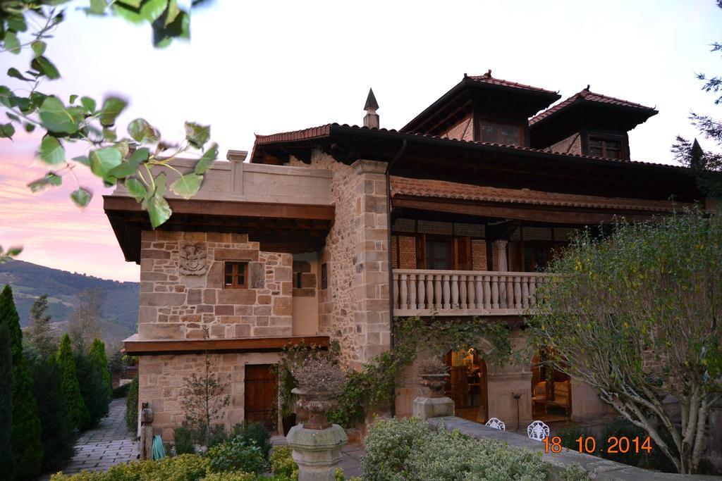 Palacio De Trasvilla Escobedo Kültér fotó